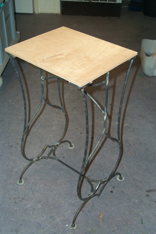 Tafeltje 28729
